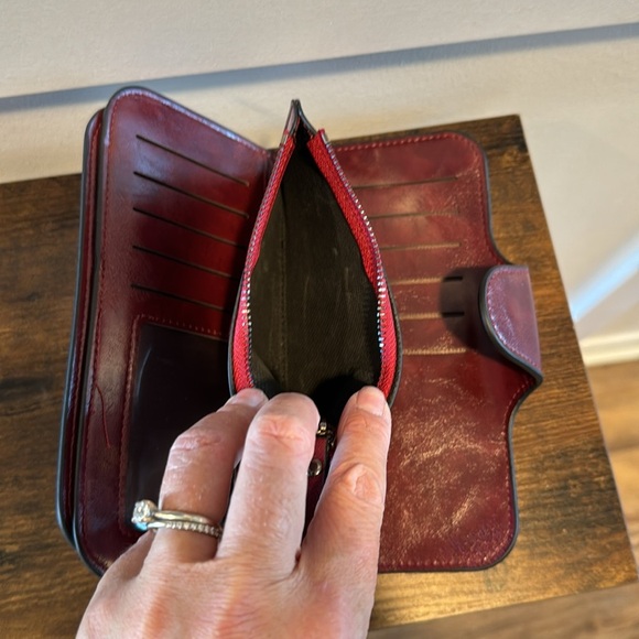 Solid Menbense burgundy leather men or woman’s wallet. - Picture 7 of 9